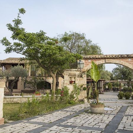 B&B Casale Siciliano Di Miryam Tiralongo Авола Экстерьер фото