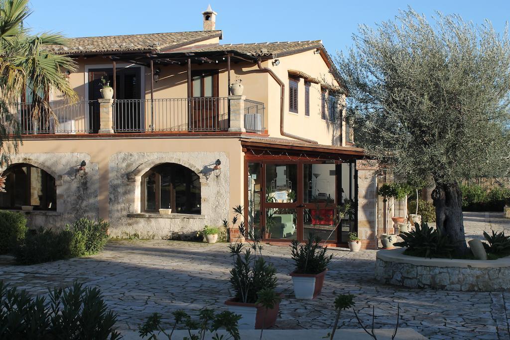 B&B Casale Siciliano Di Miryam Tiralongo Авола Экстерьер фото