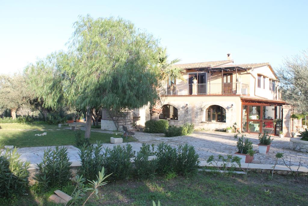 B&B Casale Siciliano Di Miryam Tiralongo Авола Экстерьер фото
