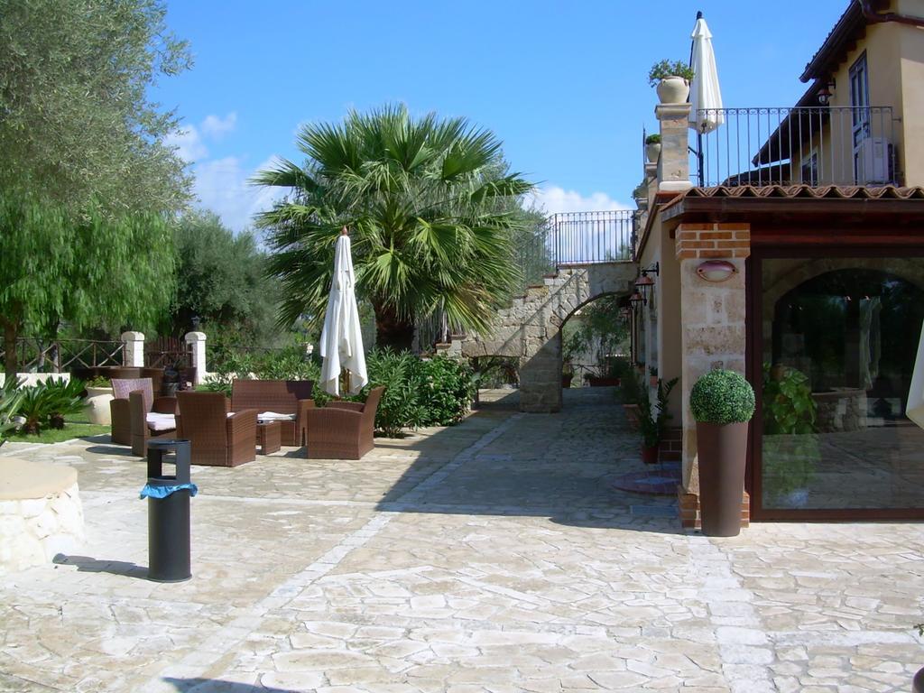 B&B Casale Siciliano Di Miryam Tiralongo Авола Экстерьер фото