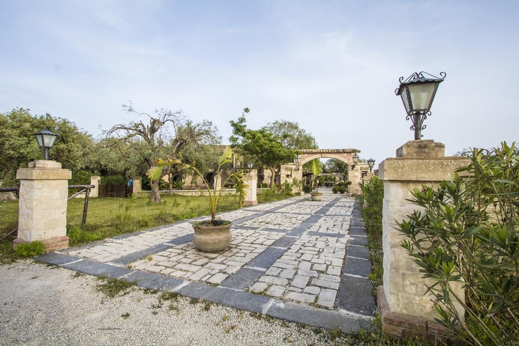 B&B Casale Siciliano Di Miryam Tiralongo Авола Экстерьер фото