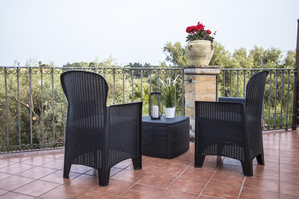 B&B Casale Siciliano Di Miryam Tiralongo Авола Экстерьер фото