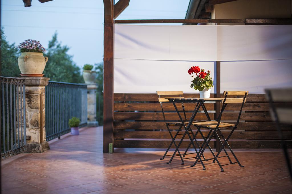 B&B Casale Siciliano Di Miryam Tiralongo Авола Экстерьер фото